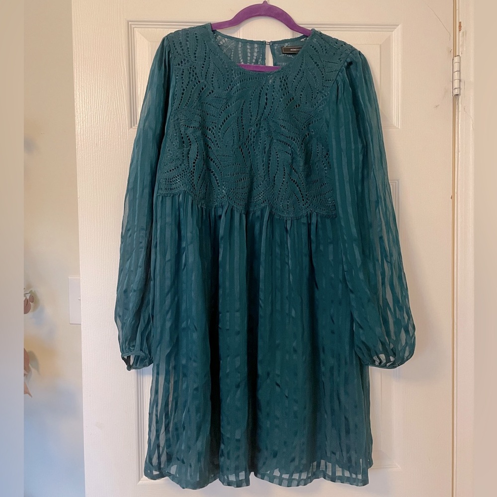 BCBG Green Lace long sleeve dress with slip